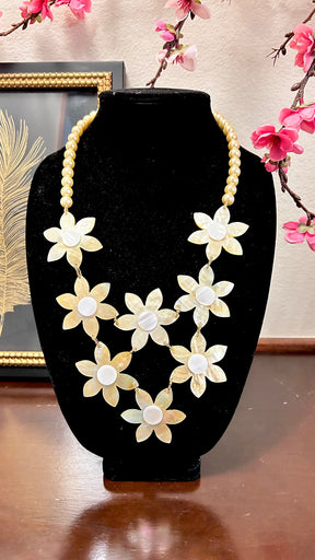 Herenui mop necklace