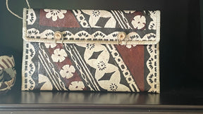 Tapa lauhala clutch