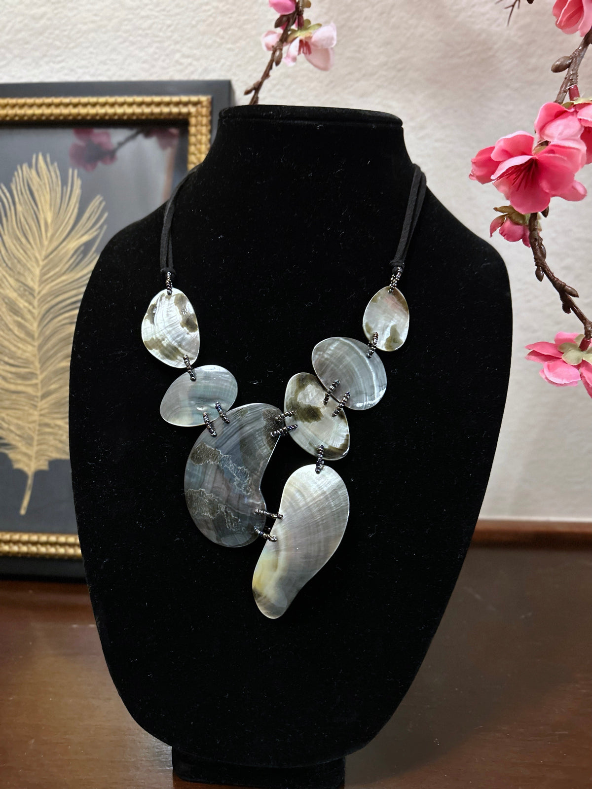 Tera mop necklace
