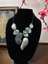 Tera mop necklace
