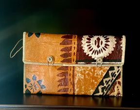 Tapa lauhala clutch