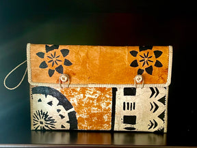 Tapa lauhala clutch