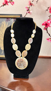 Natia mop necklace