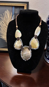 Mohea mop necklace