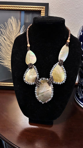 Mohea mop necklace