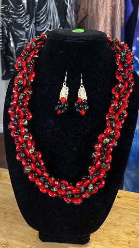 Lopa seed necklace set