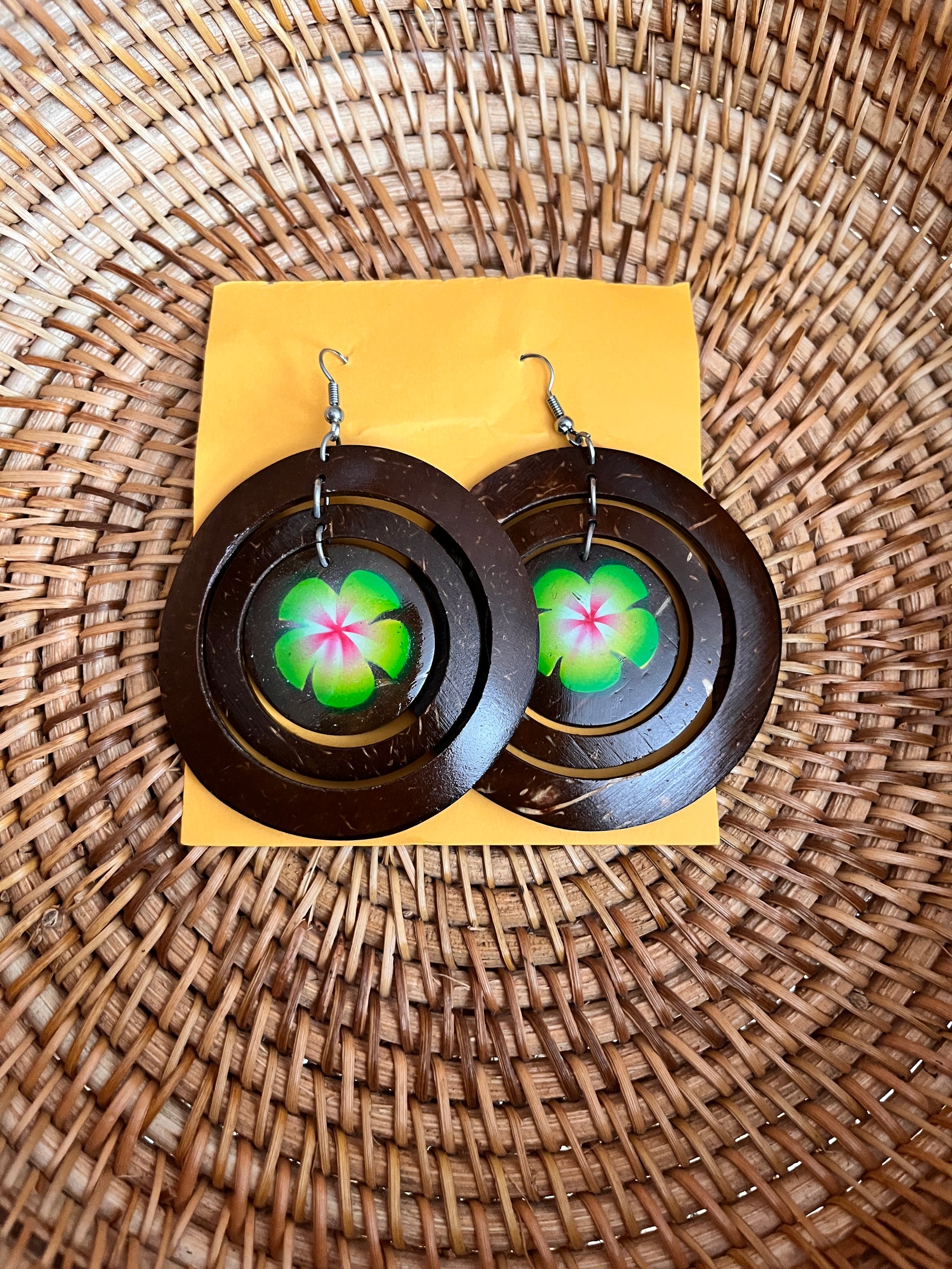 Triple round coconut earrings