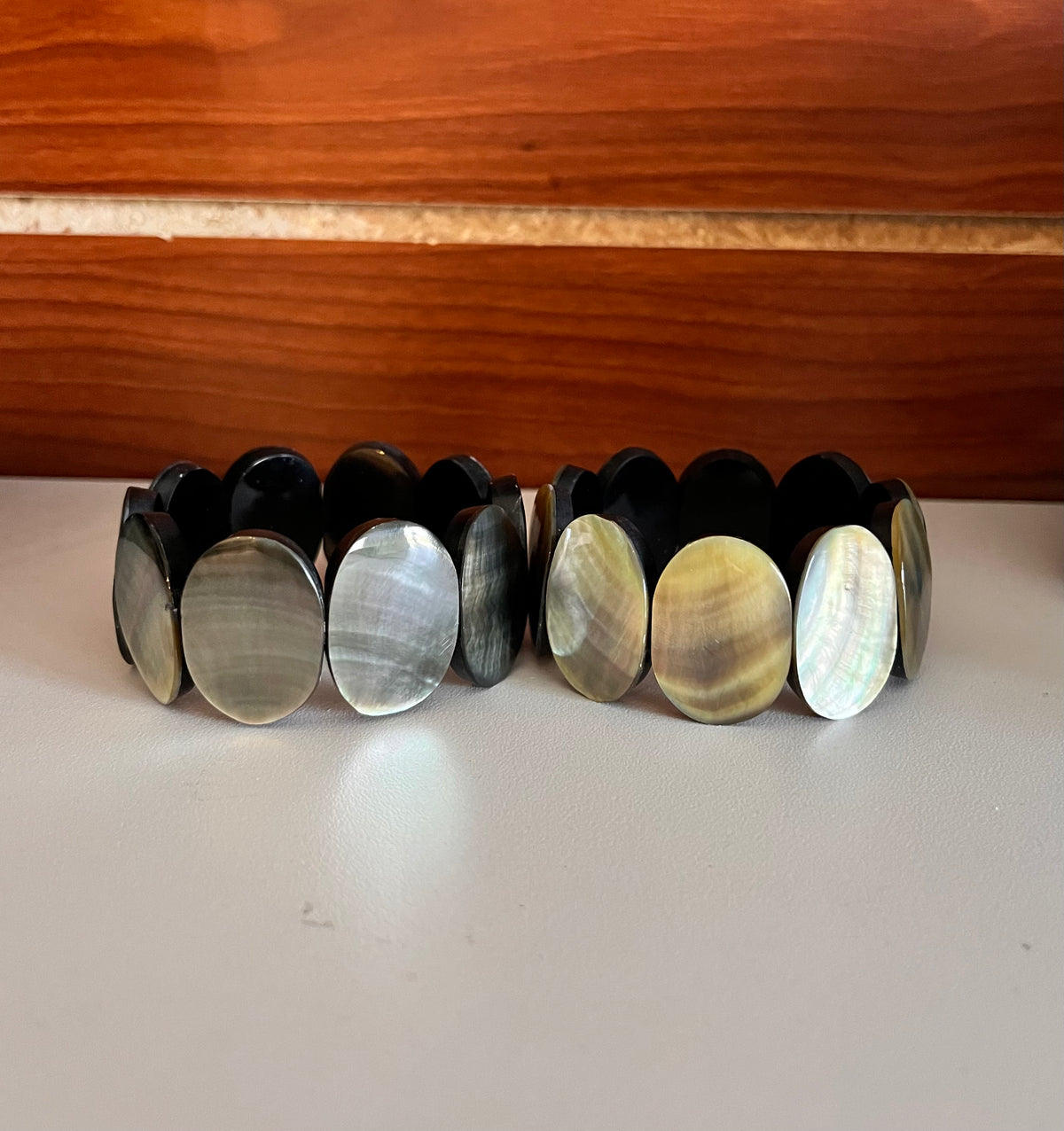 Blacklip Oval Bangle